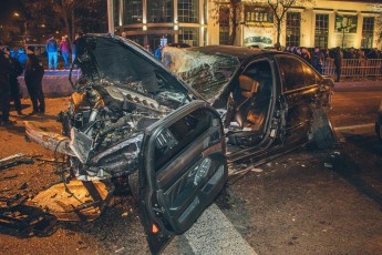 Страшна аварія з 10 авто сталася у Дніпрі (відео, фото)