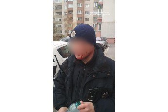 У Луцьку психічнохворий чоловік розбив лице патрульному (фото)