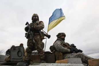 Порошенко підтримав запровадження воєнного стану – Україна привела армію у повну бойову готовність