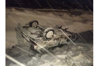 Біля Луцька два автомобілі після зіткнення опинились в кюветі, постраждалих госпіталізували (фото)