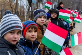Для угорців Закарпаття відкриють безкоштовні курси української мови