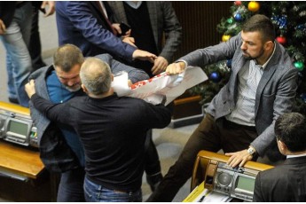 Волинський нардеп взяв участь у масовій бійці в Парламенті (фото, відео)