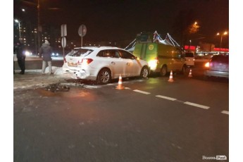 У Луцьку зіткнулися три авто, винуватець аварії втік (фото)