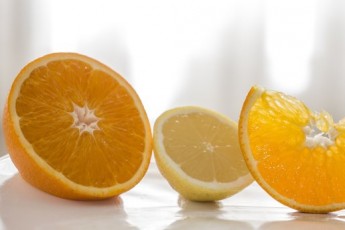 Науковці розповіли правду про вітамін С