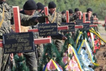 В Україні планують запровадити особливий ритуал поховання військових