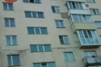 Підліток випав з 6 поверху у Києві