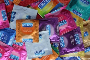 В Україні виявили небезпечну партію презервативів Durex