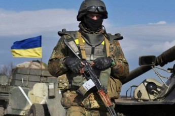 На Донбасі поранили трьох українських військових