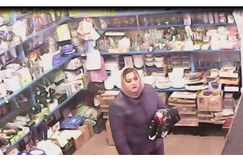 На Волині жінка витягла гаманець з-під прилавку у магазині (фото)