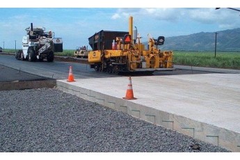 В Україні збудували частину першої бетонної дороги