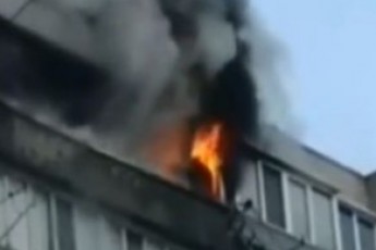 Жінка підпалила квартиру, щоб покінчити з життям на Київщині (відео)
