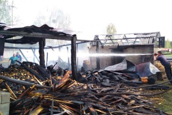 Напередодні свята у селі на Волині горіли дві будівлі (фото)