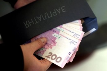 Середня зарплатня в Україні суттєво зросла за рік, – Держстат