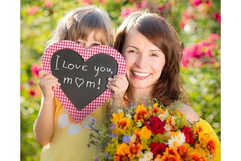 Найкращі привітання з Днем матері: вірші, проза, картинки