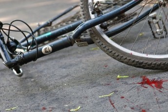 На Волині автівка збила п'яного велосипедиста