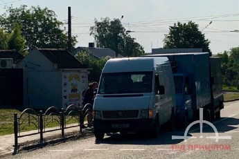 У Луцьку − ДТП за принципом доміно: зіткнулось три автомобіля (фото)