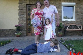 Їхали на екскурсію: молодша донька Анатолія Гриценка потрапила в аварію