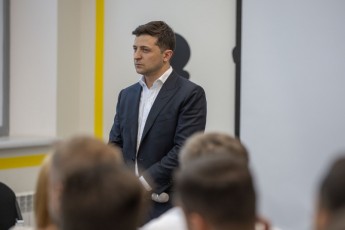 Зеленський анонсував реформаторські законопроекти для розвитку бізнесу на Донбасі