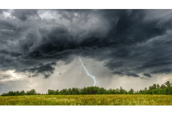Дощ, грози та шквали: на Волині та у Луцьку – штормове попередження