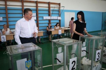 У Зеленського прийняли рішення про проведення дострокових місцевих виборів – ЗМІ