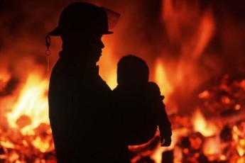 Згоріли заживо: пожежа забрала життя двох маленьких дітей (фото)
