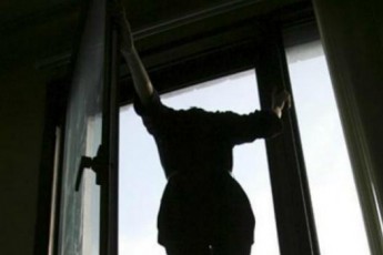 У Луцьку 15-річна дівчина намагалася скоїти самогубство після сварки з мамою (відео)
