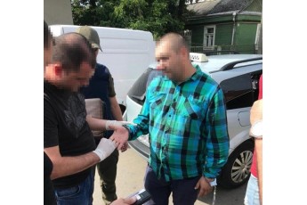 Військовослужбовця, який продавав наркотики на Волині, взяли під домашній арешт