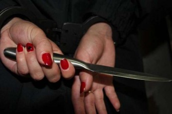 У місті на Волині жінка вдарила ножем свого коханого