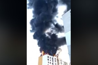 У місті на Волині горить багатоповерхівка (відео)