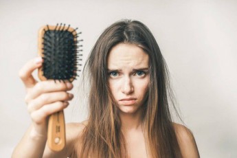 Як правильно лікувати випадіння волосся