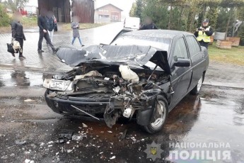 У селі біля Луцька вантажівка протаранила легковик, серед постраждалих – дитина