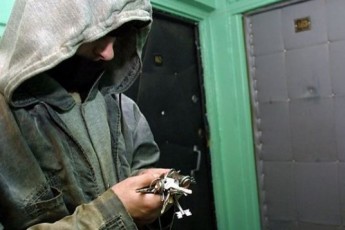 Сума викраденого – понад 87 тисяч гривень: у Луцьку судили серійного грабіжника