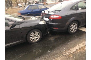 У Луцьку зіткнулись три автомобілі (фото)