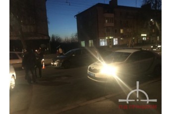 У Луцьку на Волі зіткнулись два автомобілі (фото, відео)