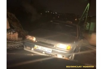 Порушив ПДР: у Луцьку таксист збив велосипедиста та втік, – очевидець (фото, відео)