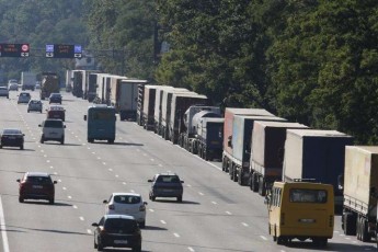 Вантажівкам заборонять їздити вдень у великих містах