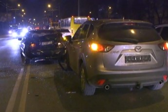 Вечірня аварія у Луцьку: у автівок розтрощені кузова (відео)