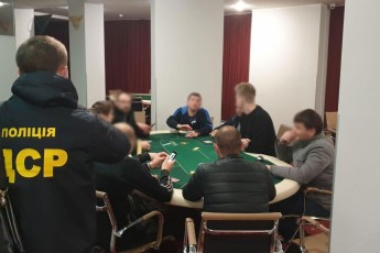 У Луцьку викрили декілька нелегальних залів для гри у покер та інтерактивних клубів (фото)