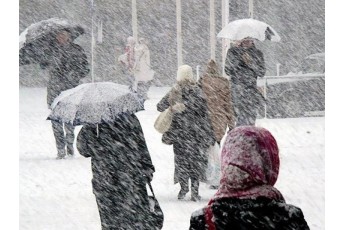 Рятувальники попереджають про сніжні бурі та погіршення погоди в Україні