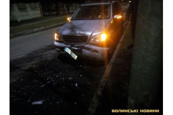 У Луцьку вечірня аварія: зіткнулось дві автівки (фото)