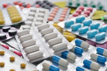 Можуть вбити: лікар розповіла, які продукти не варто міксувати з медикаментами
