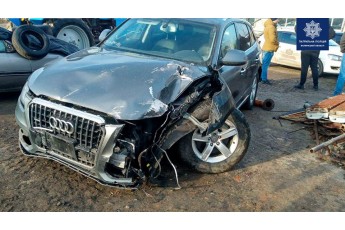 У Луцьку п'яний чоловік вщент розбив чужу автівку (фото)