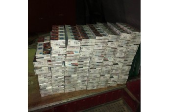 Білорус через волинську митницю намагався провезти майже 800 пачок контрабандних цигарок