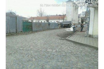 У Луцьку в Старому місті відкрили одну вулицю для проїзду