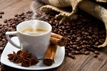 Учені назвали вагому причину пити каву щодня