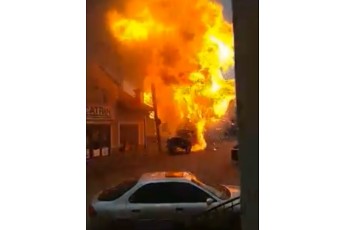 Серед міста на Волині вибухнула вантажівка (відео)
