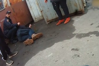 У Луцьку на Старому ринку ледь не помер покупець (відео)