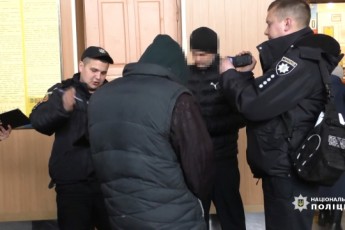Волиняни пограбували квартиру в Рівному (фото, відео)