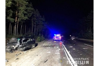 Зіткнулися чотири авто: внаслідок смертельної ДТП на Рівненщині один чоловік загинув, троє – травмовані (фото)