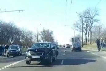 Повідомили деталі автотрощі чотирьох автівок у Луцьку (відео)